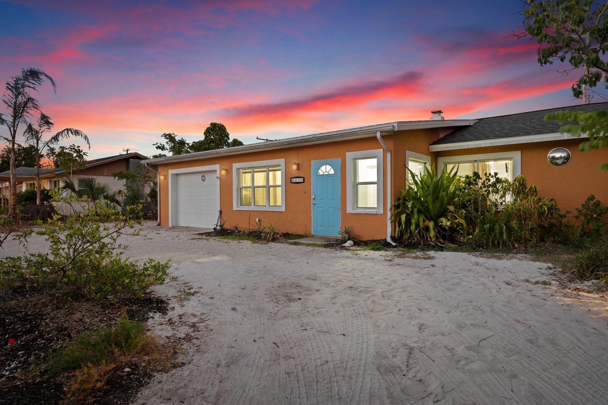 Coastal Villa W Amazing Courtyard - Splash Pad! Sarasota Exteriör bild