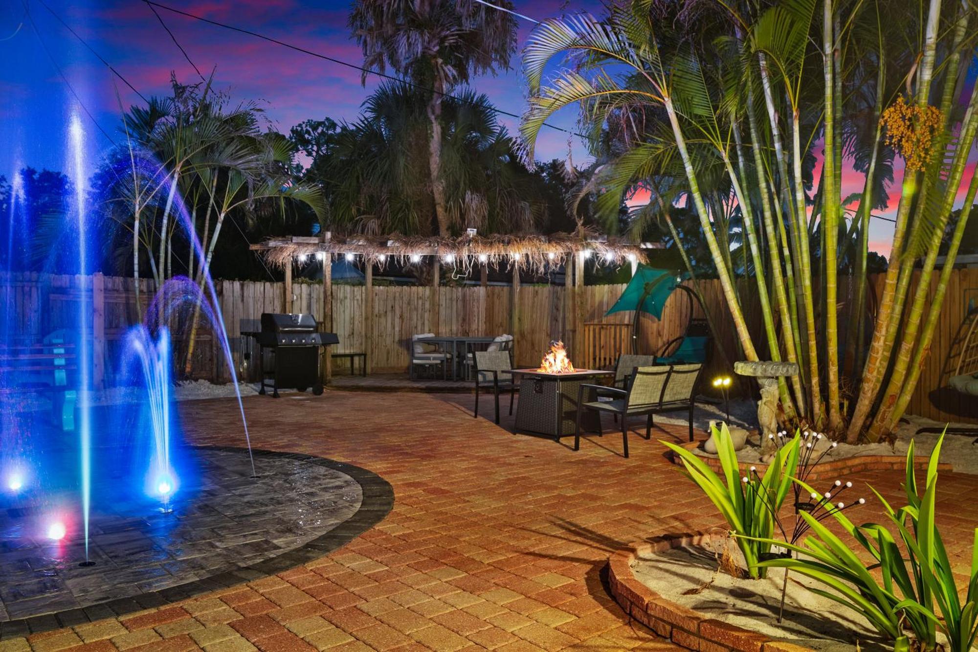 Coastal Villa W Amazing Courtyard - Splash Pad! Sarasota Exteriör bild