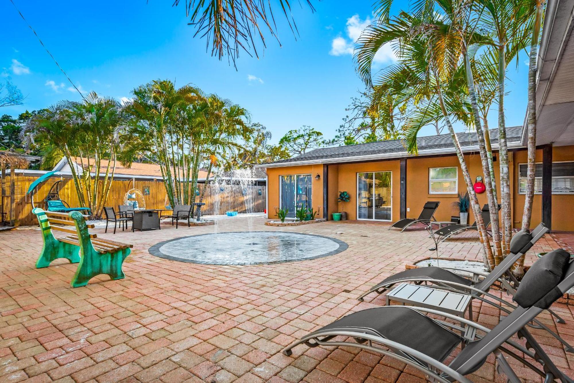 Coastal Villa W Amazing Courtyard - Splash Pad! Sarasota Exteriör bild